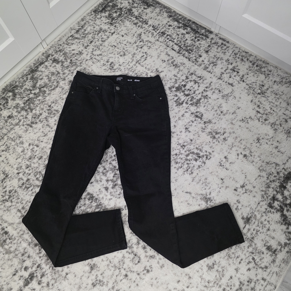 Crown & Ivy Women's Classic Black Skinny Jeans